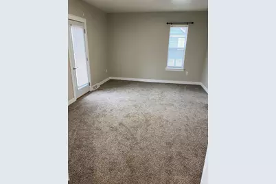 818 N 6th St, Manitowoc, WI 54220 - Photo 7