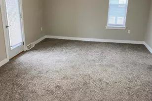 818 N 6th St, Manitowoc, WI 54220 - Photo 7