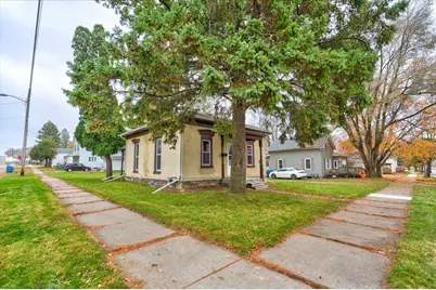 401 S Montgomery St, Watertown, WI 53094 - Photo 3