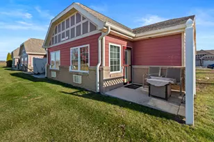 611 Danube Ct, Sheboygan Falls, WI 53085 - Photo 15