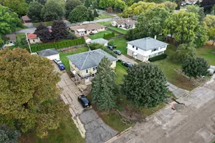 1409 N 116th St, Wauwatosa, WI 53226 - Photo 3