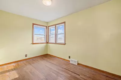 1330  Mayflower Ave, Sheboygan, WI 53083 - Photo 13