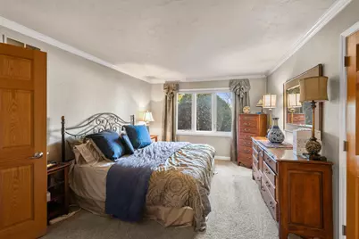 5405  Somerset Ln, Greenfield, WI 53221 - Photo 13