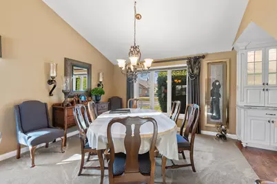 5405  Somerset Ln, Greenfield, WI 53221 - Photo 5