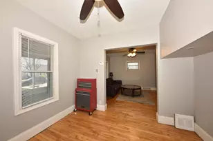 2327 S 72nd St, West Allis, WI 53219 - Photo 9