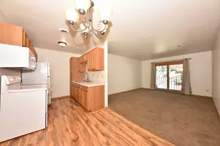 W170N11583 Armada Dr, Germantown, WI 53022 - Photo 9