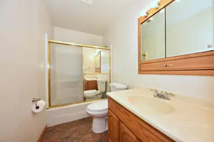 W170N11583 Armada Dr, Germantown, WI 53022 - Photo 19