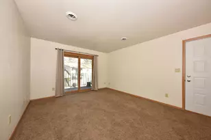 W170N11583 Armada Dr, Germantown, WI 53022 - Photo 5