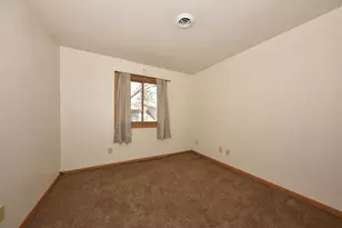 W170N11583 Armada Dr, Germantown, WI 53022 - Photo 17