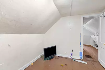 4200 W Bonny Pl, Milwaukee, WI 53216 - Photo 9