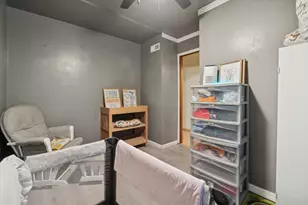 1663 S 100th St, West Allis, WI 53214 - Photo 15