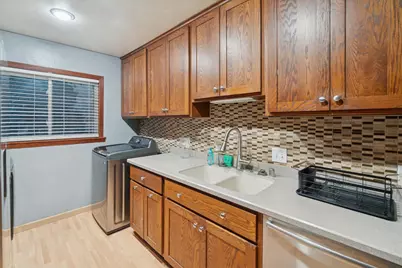 1663 S 100th St, West Allis, WI 53214 - Photo 11