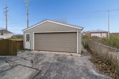 1663 S 100th St, West Allis, WI 53214 - Photo 21