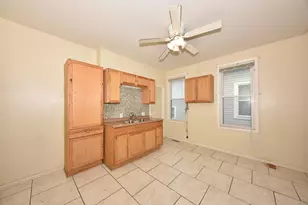 1856 N 24th Pl, Milwaukee, WI 53205 - Photo 17