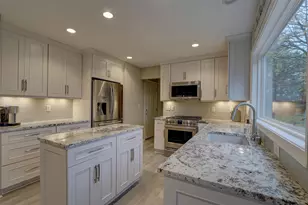 546 Herford Dr, Wales, WI 53183 - Photo 5