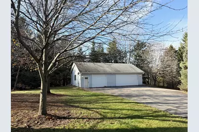 546  Herford Dr, Wales, WI 53183 - Photo 3