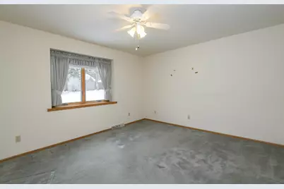 W180N9890  Riversbend Cir, Germantown, WI 53022 - Photo 17