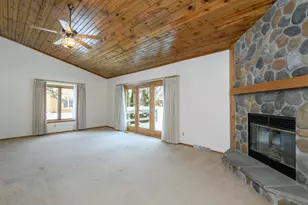 W180N9890 Riversbend Circle, Germantown, WI 53022 - Photo 5