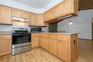 W180N9890 Riversbend Circle, Germantown, WI 53022 - Photo 15