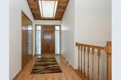 W180N9890  Riversbend Cir, Germantown, WI 53022 - Photo 7