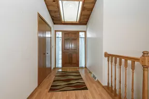 W180N9890 Riversbend Circle, Germantown, WI 53022 - Photo 7