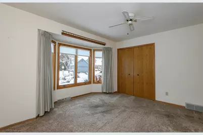 W180N9890  Riversbend Cir, Germantown, WI 53022 - Photo 19