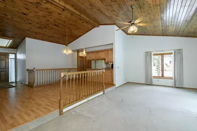 W180N9890  Riversbend Cir, Germantown, WI 53022 - Photo 7