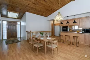 W180N9890 Riversbend Circle, Germantown, WI 53022 - Photo 9