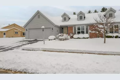 W180N9890  Riversbend Cir, Germantown, WI 53022 - Photo 1