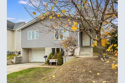 718 S 22nd St, Manitowoc, WI 54220 - Photo 3