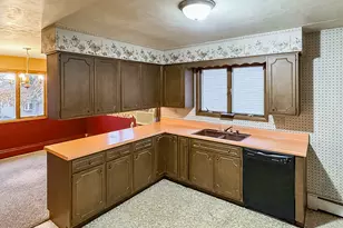 718 S 22nd St, Manitowoc, WI 54220 - Photo 9