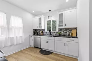 1229 W Olive St, Milwaukee, WI 53209 - Photo 7