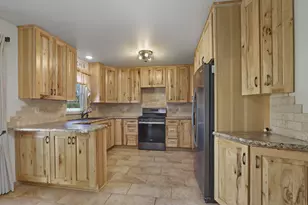 1511 Birchwood St, Delavan, WI 53115 - Photo 7