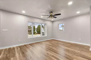 1021 13th Ave, Grafton, WI 53024 - Photo 9