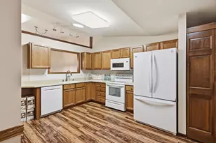 404 Monica Ave, Burlington, WI 53105 - Photo 9