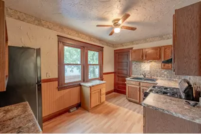 616  Park St, Watertown, WI 53098 - Photo 5