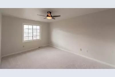 2415  Fox River Pkwy #E, Waukesha, WI 53189 - Photo 7