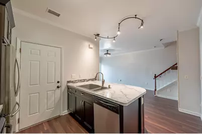 2415  Fox River Pkwy #E, Waukesha, WI 53189 - Photo 5