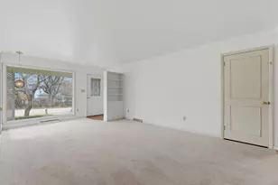 449 Lewis St, Burlington, WI 53105 - Photo 5