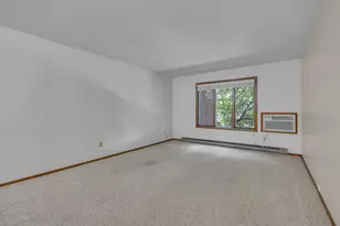 615 Michigan Ave, Sheboygan, WI 53081 - Photo 9