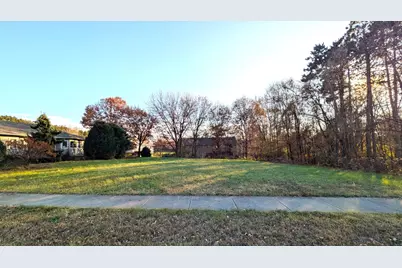 906  Jackpine Dr, Holmen, WI 54636 - Photo 1