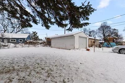6606 W Dodge Pl, Milwaukee, WI 53220 - Photo 25