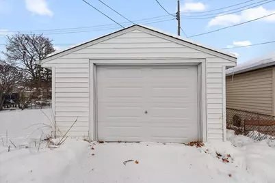 6606 W Dodge Pl, Milwaukee, WI 53220 - Photo 29