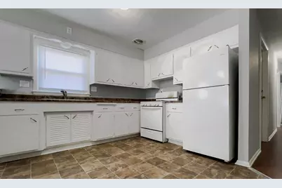 5747 N 93rd St #5749, Milwaukee, WI 53225 - Photo 3