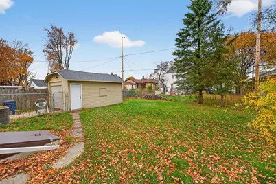 1609  St Clair St, Racine, WI 53403 - Photo 7