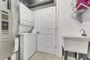 1925 N Water St, Milwaukee, WI 53202 - Photo 13