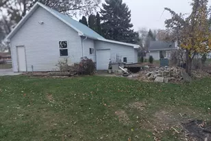 1577 E Gate Dr, Watertown, WI 53094 - Photo 9