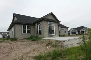 1343 Periwinkle Pass, Oconomowoc, WI 53066 - Photo 5