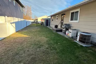 2734 33rd St, Two Rivers, WI 54241 - Photo 27