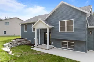 W3813 Magnolia Dr, Geneva, WI 53147 - Photo 3